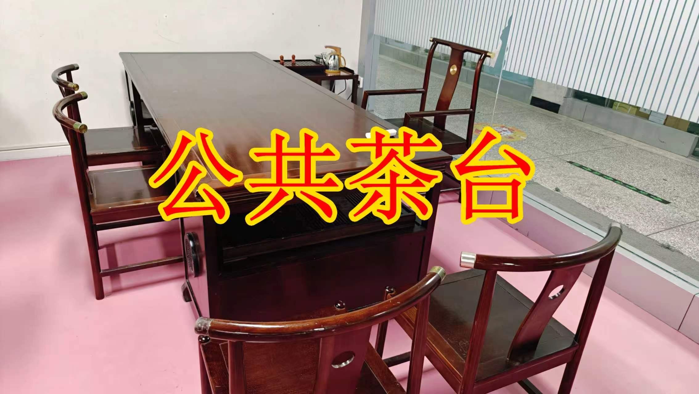 宝龙城市广场面积灵活：小面积办公室至大面积办公、经营空间均可选择； 部分房源可注册公司，满足企业办公需求； 商铺临街，具备上下水、用电等经营条件； 适合副食品、茶叶、酒水、百货、电商、培训、办公等多种行业。